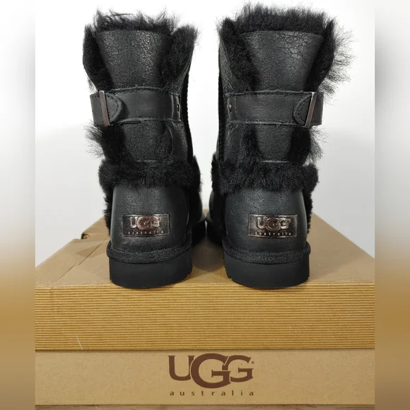 Brand New Women's UGG Australia Airehart Black Boots - Picture 6 of 10